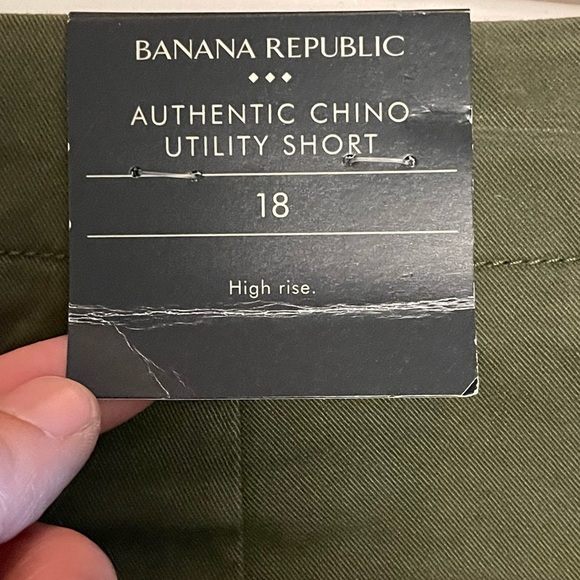 Banana Republic Women's AUTHENTIC CHINO UTILITY SHORT Green High Rise Size 18 - Picture 7 of 12